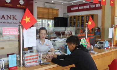 Lãi suất hạ, tín dụng tăng