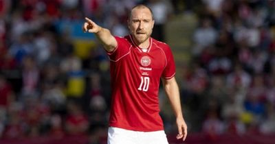 Người hâm mộ bóng đá thế giới một phen thót tim khi Eriksen một lần nữa đổ gục trên sân
