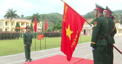 1.250 chiến sỹ mới tuyên thệ dưới Quân kỳ Quyết thắng