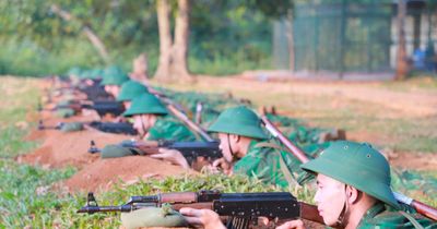 Bám thao trường giữa cao điểm nắng nóng