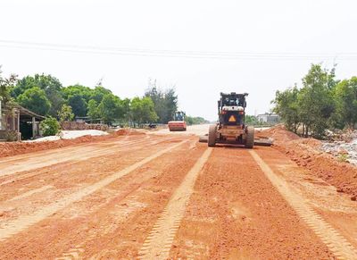 Dự án thành phần 1-Đường ven biển: Khó về đích sớm do vướng giải phóng mặt bằng