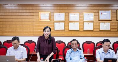 Chi bộ Thường trực Ủy ban Khoa học, Công nghệ và Môi trường sinh hoạt chuyên đề về ứng dụng công nghệ trong hoạt động công vụ