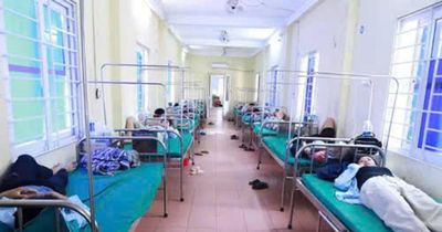 Vụ hơn 60 người ngộ độc: Xử phạt tiệm bánh mì 18 triệu đồng
