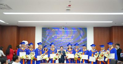 Trường Đại học Công nghệ Giao thông Vận tải trao bằng tốt nghiệp thạc sĩ ngành đường sắt cho 45 học viên