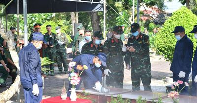 TP. Cần Thơ: Lấy mẫu sinh phẩm AND xác định danh tính hài cốt liệt sĩ