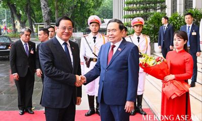 Chủ tịch Quốc hội Trần Thanh Mẫn hội kiến Thủ tướng Lào