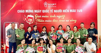 Hội Phụ nữ Cục Truyền thông CAND hiến máu 'Giọt hồng yêu thương'