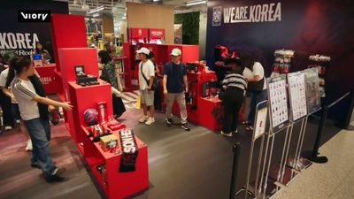 Cổ động viên Hàn Quốc đổ xô mua đồ cổ vũ World Cup