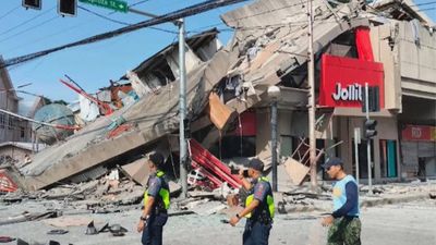 Động đất có độ lớn 7,8 độ ngoài khơi Philippines