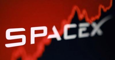 Tại sao Google phải trả 920 triệu USD mỗi tháng cho SpaceX của Elon Musk?