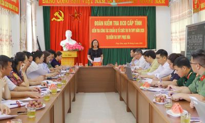 Phó Chủ tịch UBND tỉnh Hà Nhật Lệ kiểm tra công tác chuẩn bị thi tốt nghiệp THPT tại xã Quảng Uyên và Phục Hòa