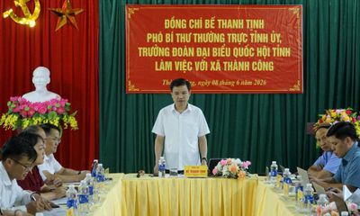 Phó Bí thư Thường trực Tỉnh ủy, Trưởng đoàn ĐBQH tỉnh Bế Thanh Tịnh làm việc với xã Thành Công