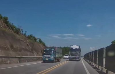 Lái xe không đi đúng làn đường bị phạt 5 triệu đồng