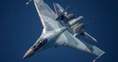 Khoảnh khắc tiêm kích Rafale Pháp đối đầu với Su-35 Nga ở khoảng cách 'nghẹt thở'