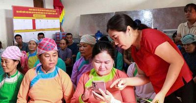 Khơi thông 'mạch số' từ thôn bản
