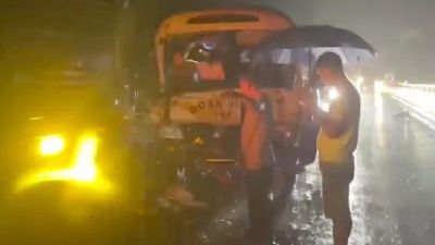 Hiện trường vụ tai nạn liên hoàn 4 xe trên cao tốc, nhiều người bị thương