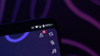 Vì sao điện thoại Samsung xuất hiện chấm sáng nhỏ trên màn hình?