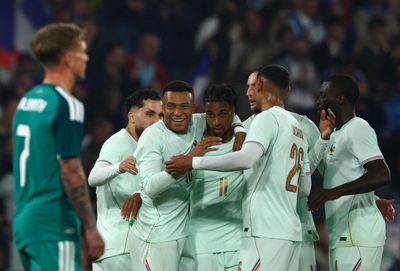 Olise lập hat-trick, Pháp thắng cách biệt Bắc Ireland