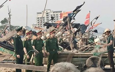 Công an xã ven biển vào cuộc quyết liệt, chung tay gỡ 'thẻ vàng' IUU