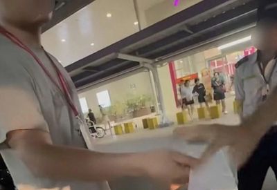 Vụ 3 mẹ con bị nghi 'ăn cắp' tại Aeon Mall: Khi nào bảo vệ được phép khám xét, cưỡng chế?
