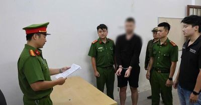 Khởi tố người đàn ông nước ngoài gây rối, đập phá quán cà phê ở Đà Nẵng