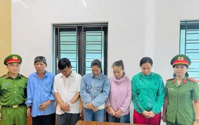 Khởi tố 5 đối tượng đánh bạc tại nhà riêng ở Hà Tĩnh