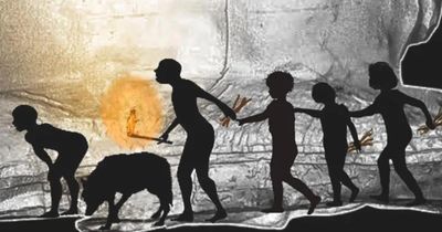 Chuyên gia giải mã dấu chân 14.400 năm tuổi bên trong hang động ở Italy
