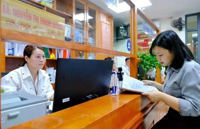 Bộ Chính trị: Tiếp tục tinh giản biên chế từ 5 - 10%