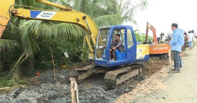 Cà Mau: Cử lực lượng bảo vệ thi công tuyến đường 'ì ạch' suốt 6 năm