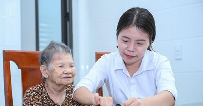 Khi chính quyền đến tận nhà phục vụ người dân
