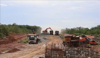 Đồng Nai gấp rút thi công '3 ca, 4 kíp' tại các công trình trọng điểm