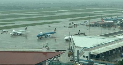 Drone và diều làm ảnh hàng chục chuyến bay