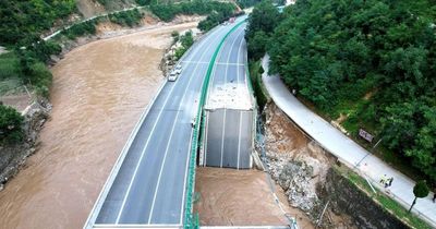 Cầu sập, mỏ sập, đường sắt đổ sập: Trung Quốc phanh phui bí mật gây sốc phía sau