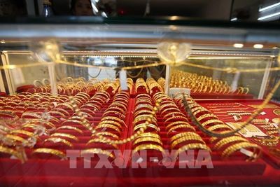 Giá vàng tại châu Á đi lên sau tiến triển mới ở Trung Đông