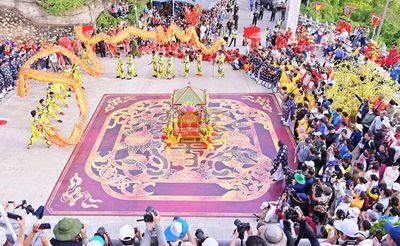 Núi Sam mùa lễ hội