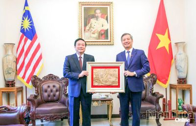 Đoàn công tác tỉnh Khánh Hòa thăm và làm việc với Đại sứ quán Việt Nam tại Malaysia