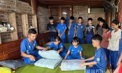 'Bài toán' trông con dịp hè