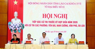 Phó Bí thư Thường trực Tỉnh ủy, Chủ tịch HĐND tỉnh Hoàng Giang tiếp xúc cử tri các phường: Yên Bái, Nam Cường, Âu Lâu, Văn Phú