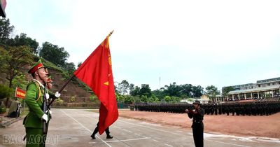 Trung đoàn Cảnh sát cơ động số 2 tổ chức bế giảng khóa huấn luyện chiến sĩ mới