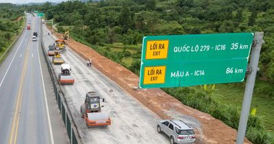 Tăng tốc thi công đại công trường mở rộng đường cao tốc Hà Nội - Lào Cai