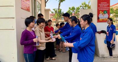 Lào Cai: 'Áo xanh' tiếp sức mùa thi