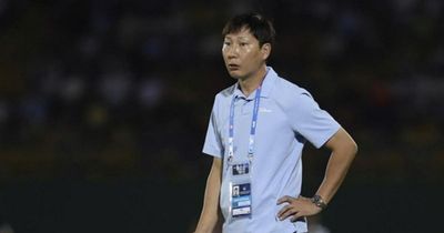 Tuyển Việt Nam nguy cơ văng khỏi top 100 FIFA và biến động lịch sử tại V-League