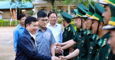 Bí thư Tỉnh ủy Lâm Đồng Y Thanh Hà Niê Kđăm thăm, động viên lực lượng biên phòng