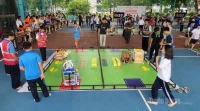 Đội thi Robocon Trường THCS Lê Quý Đôn xuất sắc lọt Top 8 đội mạnh nhất toàn quốc