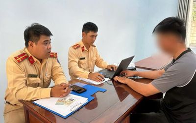 Vượt rào chắn đường sắt, tài xế điều khiển xe tải bị phạt hơn 40 triệu đồng