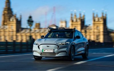 Uber chuẩn bị thử nghiệm taxi tự lái có người giám sát tại London