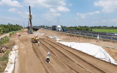 Dự án mở rộng cao tốc TP.HCM - Trung Lương - Mỹ Thuận đang thi công ra sao?