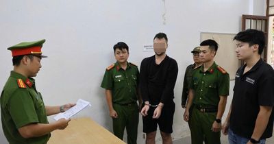 Bắt tạm giam đối tượng người nước ngoài đập phá quán cà phê giữa trung tâm thành phố Đà Nẵng