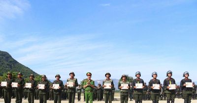 325 chiến sĩ mới hoàn thành khóa huấn luyện tại Trung đoàn Cảnh sát cơ động Nam Trung bộ