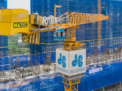 Nợ hơn 14.000 tỷ đồng, Xây dựng Hòa Bình hoán đổi gần 470 tỷ đồng liệu có 'thấm'?